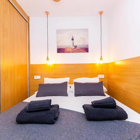 Lighthouse Friendly *