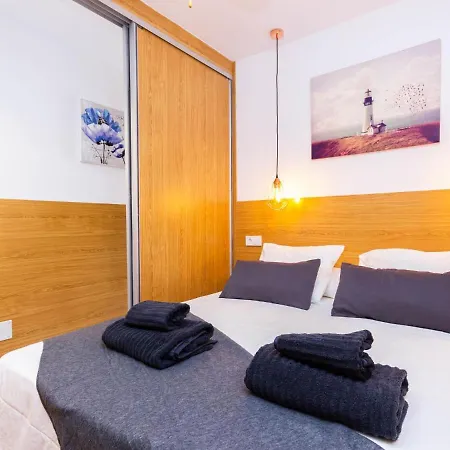 Lighthouse Friendly *