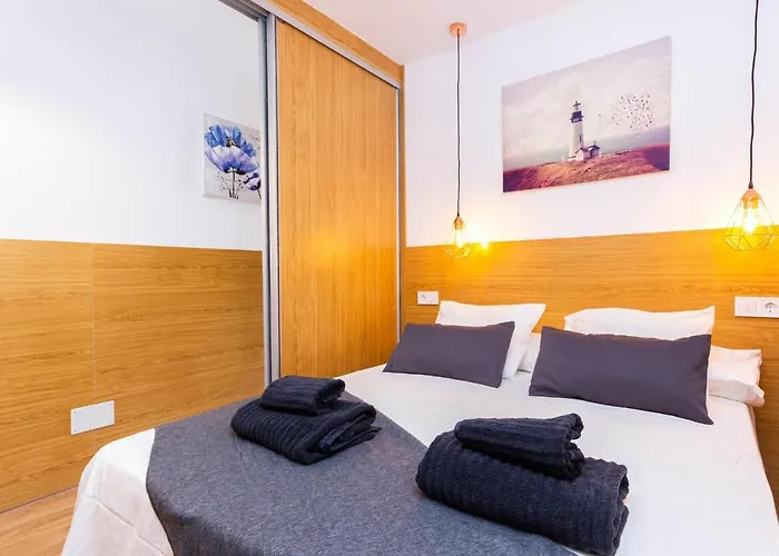 Lighthouse Friendly *