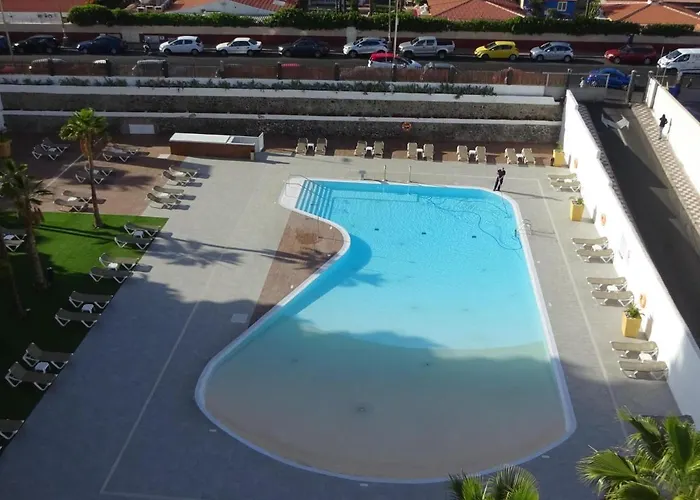 Lighthouse Friendly *